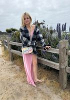 ATK Galleria: Nicole Nichols (Nicole Nichols Beach Date and Spreading BTS)